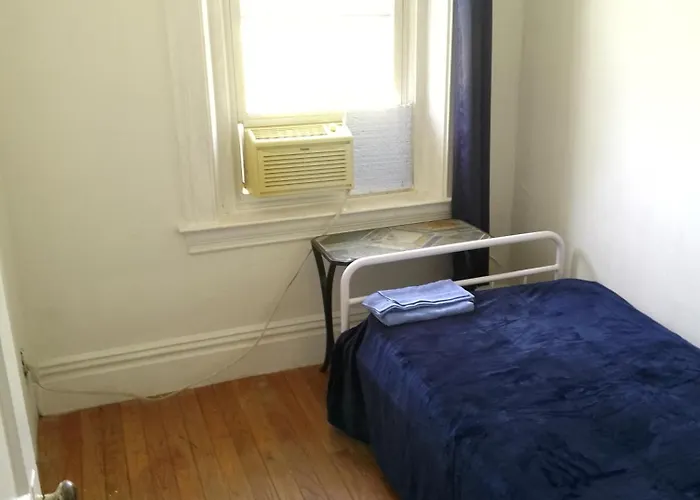 Bedroom For One Person, Close To Downtown And Stadiums Homestay